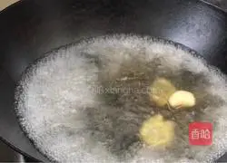 Illustration of how to make shrimp skin egg soup 9