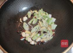 酸菜巴沙鱼的做法图解3