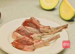 香煎小羊排配百里香烤南瓜的做法图解2