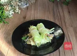 Illustration of how to make vegetable rolls 14