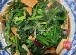 Illustration of how to stir-fry leeks and dried leeks 6