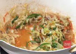 Illustration of how to make spicy and sour shredded cabbage 14