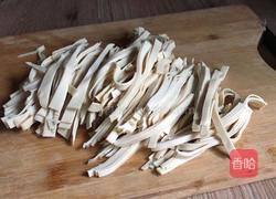 豆腐皮炒肉的做法图解3