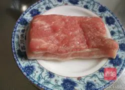 Illustration of how to make pork belly stewed with kidney beans 2