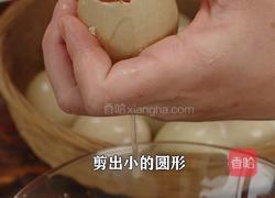 客家人创意美食糯米咸鸭蛋 馅料丰富 小孩超爱吃的做法图解1
