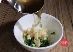 凉拌绿豆芽的做法图解3