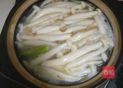 海鲜菇豆腐汤的做法图解5