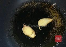 胡萝卜排骨汤的做法图解2