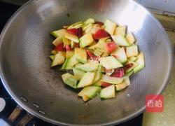 番茄炒西葫芦的做法图解4
