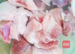 花生烧猪脚的做法图解1