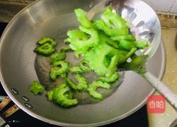 海米拌苦瓜的做法图解4