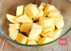 红烧牛肉烧土豆的做法图解2