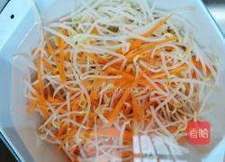 炝拌绿豆芽的做法图解5