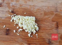 蒜香蜜汁鸡翅的做法图解2