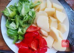 土豆炖鸭腿的做法图解4