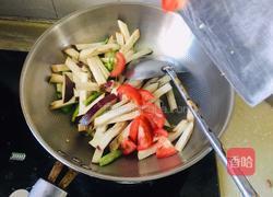 家常茄子炒豆角的做法图解3