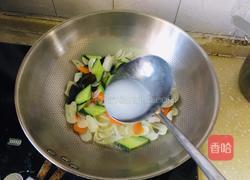 青瓜木耳炒百合的做法图解5