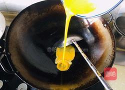 鸡蛋西红柿炒面片的做法图解2