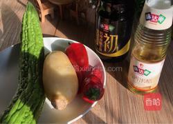 莲藕炒苦瓜的做法图解1