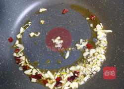 荷包蛋焖面的做法图解2