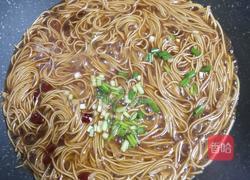 荷包蛋焖面的做法图解5