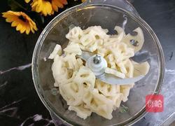 莲藕丸子莼菜汤的做法图解3