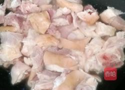 莲藕花生炖猪脚的做法图解4