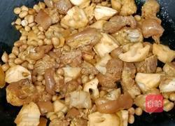 莲藕花生炖猪脚的做法图解11