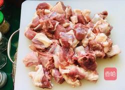 砂锅啤酒鸭的做法图解1