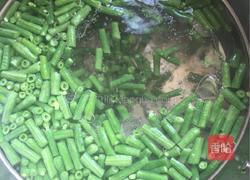 凉拌豆角的做法图解2