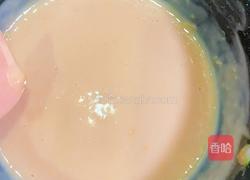 5分钟自制美食｜西瓜牛奶小方，清凉又解暑的做法图解3