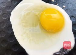 鸡蛋火腿三明治的做法图解1