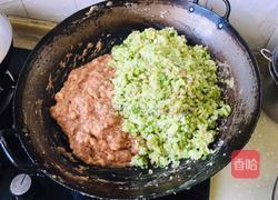 大肉西葫芦包子的做法图解7