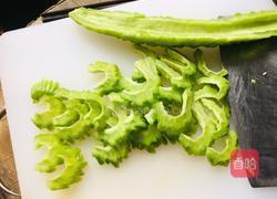 凉拌苦瓜的做法图解2