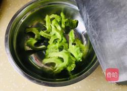 凉拌苦瓜的做法图解3
