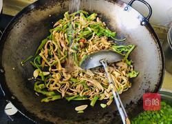 青椒豆皮炒肉丝的做法图解10