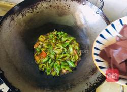 青椒炒鸭血的做法图解7