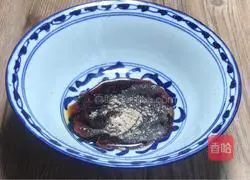 Illustration of how to make beef rib soup and rice noodles 10