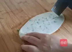 Illustration of how to make scallion pancake (dumpling skin version) 7