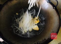 白萝卜煎蛋汤的做法图解6