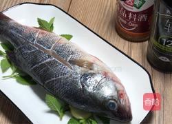 薄荷蒸鲈鱼的做法图解7