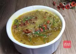 Illustration of making pork liver slices in sour soup 14