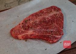  这样嫩的板腱牛排，你不想尝试一下？ 的做法图解1