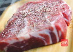 自制牛上脑汉堡的做法图解1