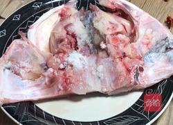 紫苏蒸鱼头的做法图解2