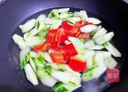 黄瓜炒鱿鱼的做法图解5