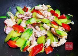 黄瓜炒鱿鱼的做法图解13