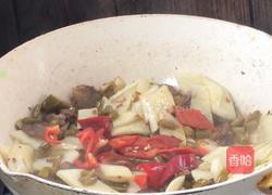 酸豆角茭白炒腊肠的做法图解14