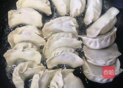 酸菜馅锅贴的做法图解2