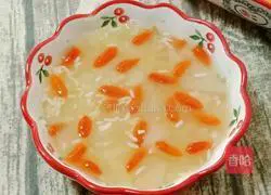 Illustration of making snow pear sweet soup fermented with white fungus and wine 12